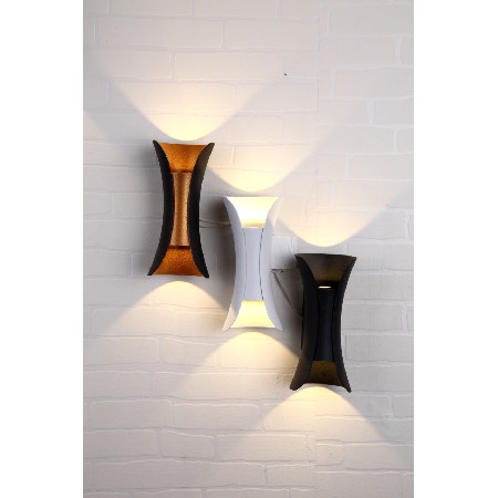 Outdoor wall lamp