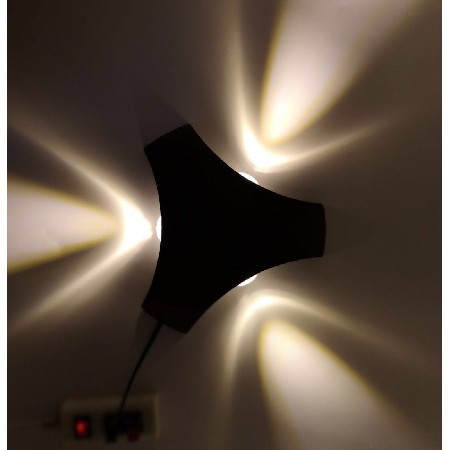 Outdoor wall lamp