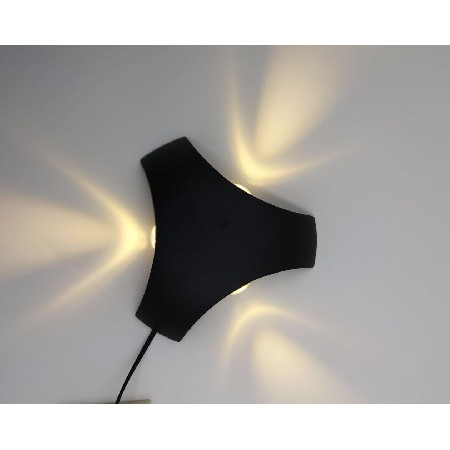 Outdoor wall lamp